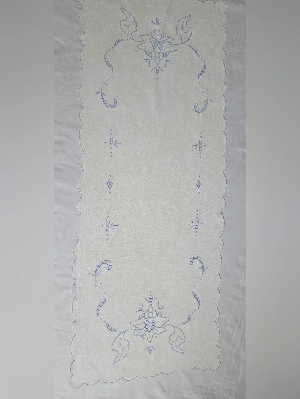 SIX PIECE VINTAGE PREMIUM COTTON SET WITH BLUE EMBROIDERY AND CUT WORK